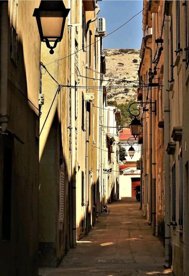 Studio-App Iva, Balcony With Sea View - 50 M From Beach Pag Town Exteriör bild